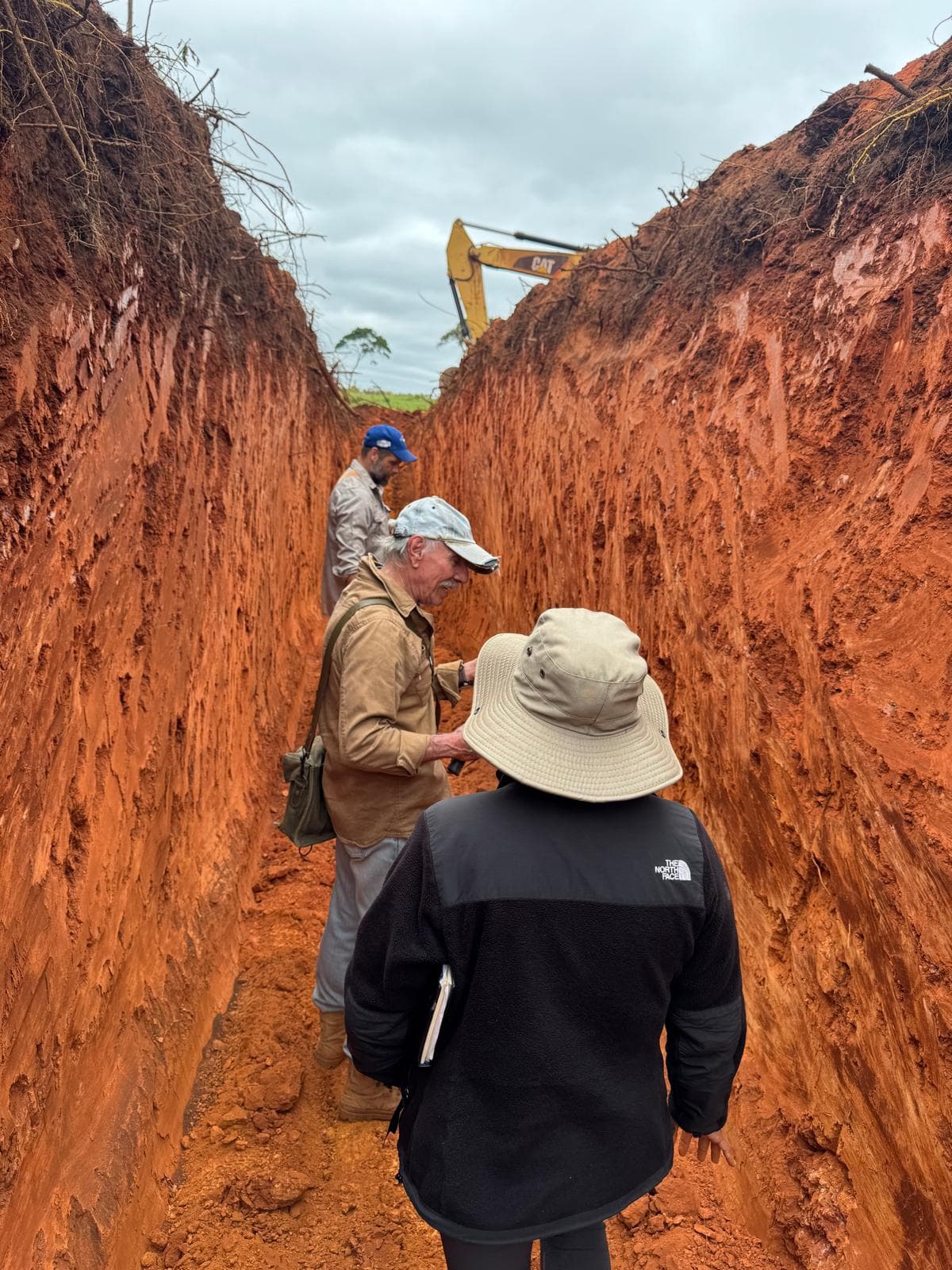 Los Clavillos, Santa Cruz — Core trays lined up for logging.