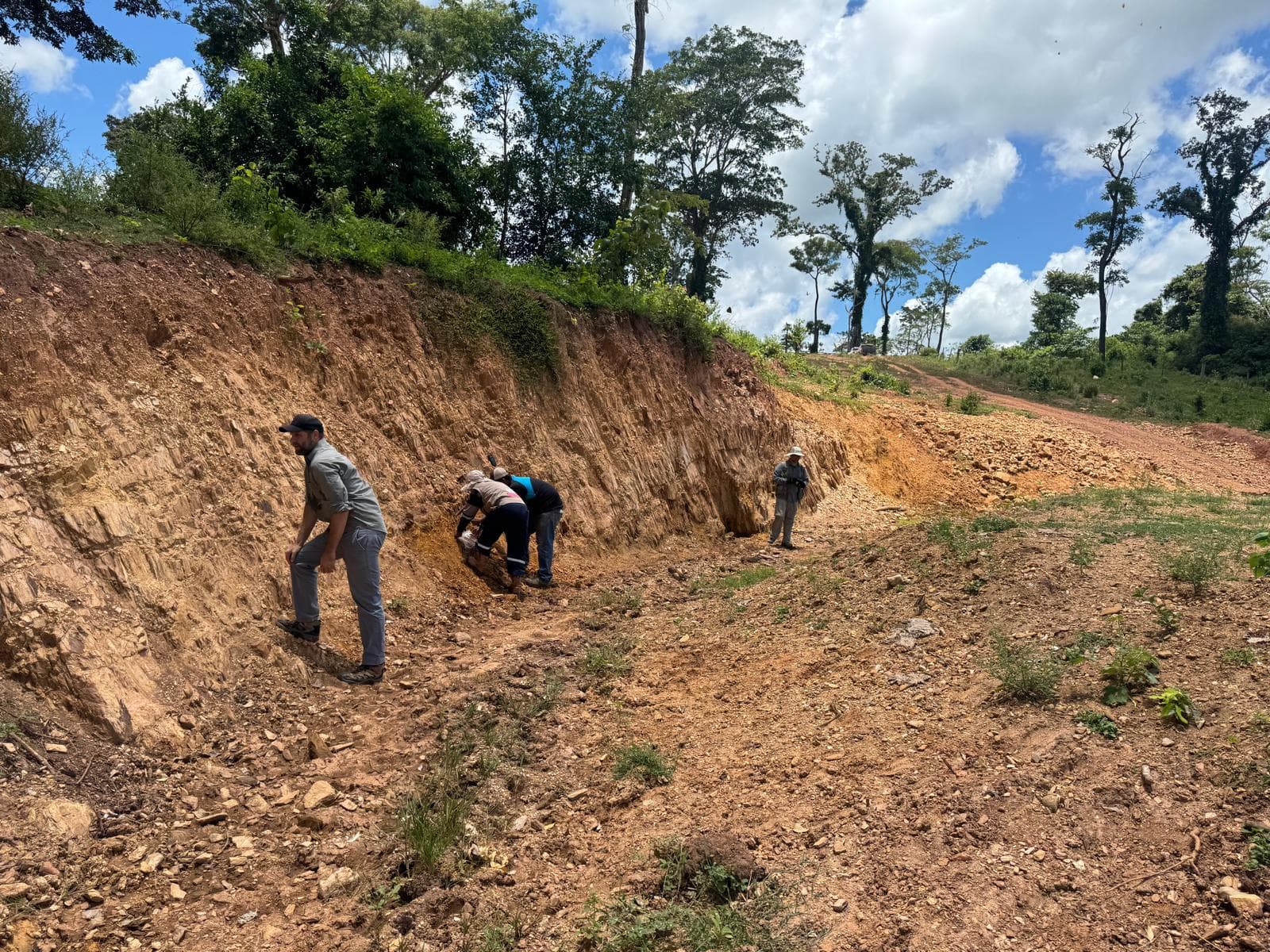 Cerrito XXI, Concepción — Paved highway access from San Ramón.