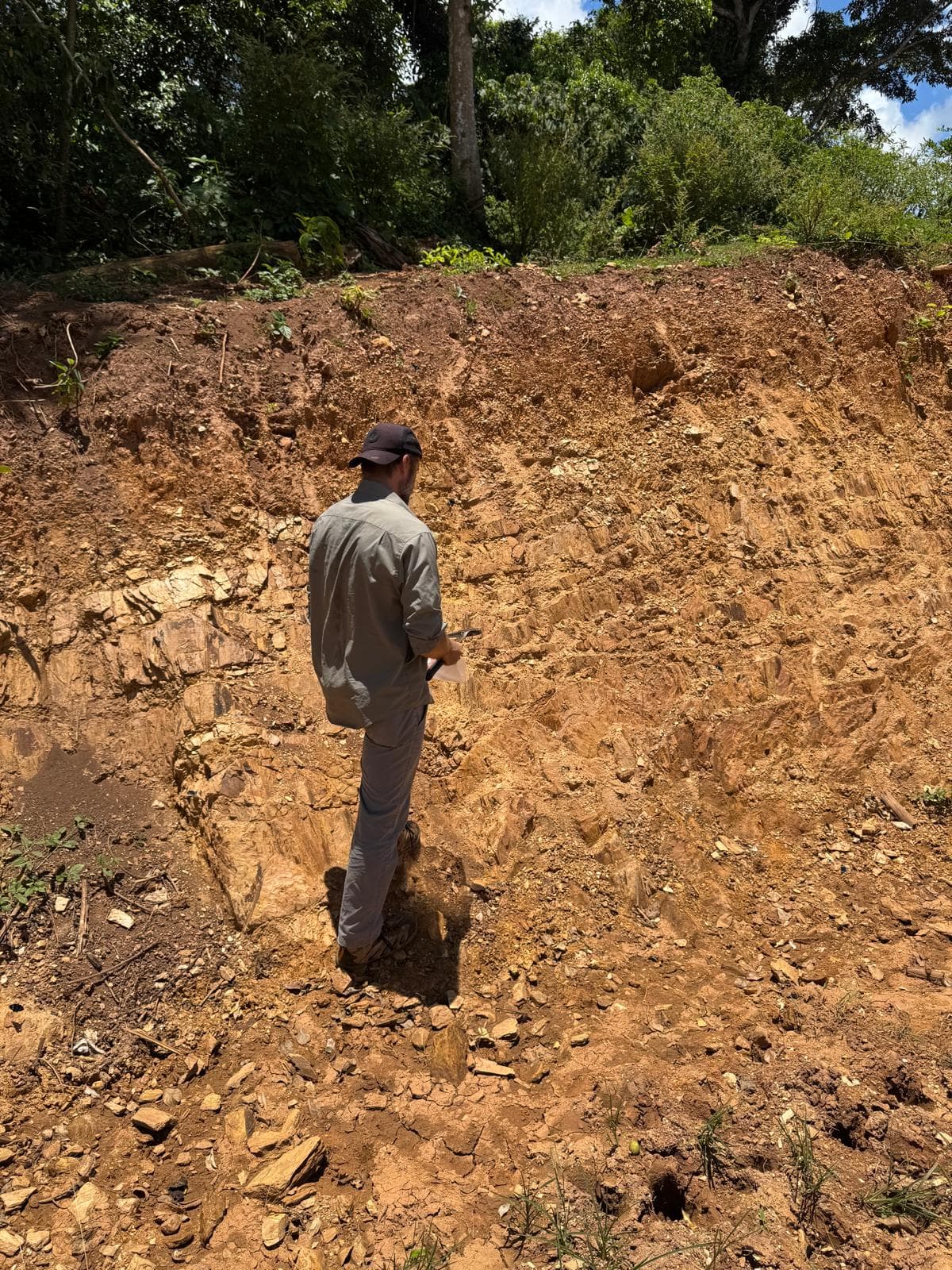 Cerrito XXII, Concepción — 4 km NW-SE vein corridor.