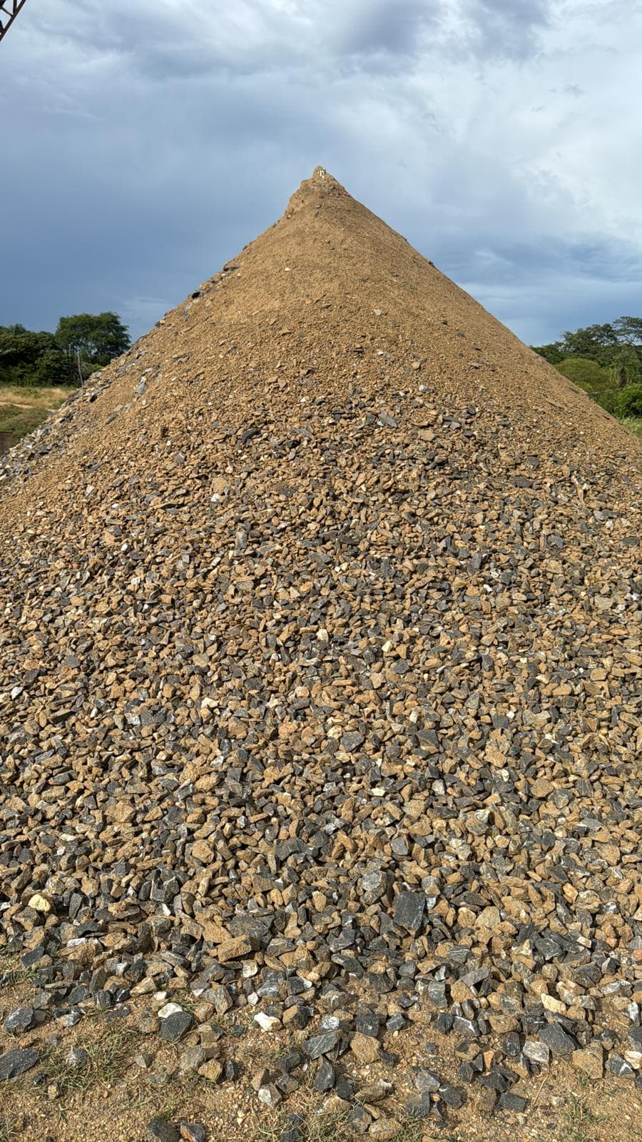 Precambrian Shield, Bolivia — Team debrief after field session.